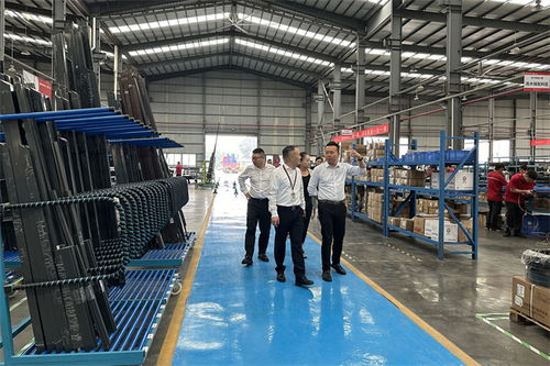 摩根集團(tuán)領(lǐng)導(dǎo)蒞臨軒尼斯門窗參觀交流，深化技術(shù)合作